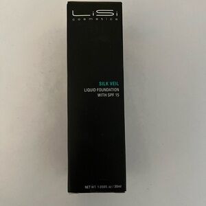 Silk Veil Liquid Foundation with SPF 15 - Sealed box shade # 100